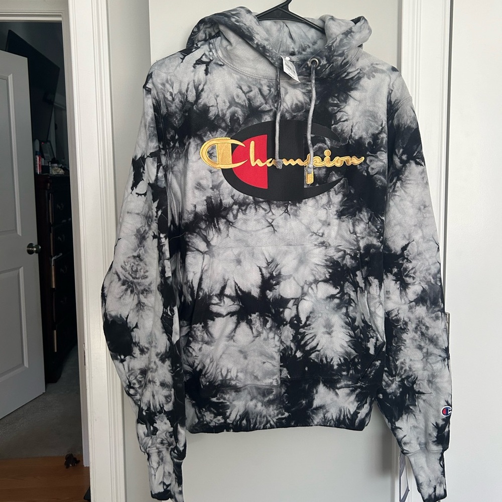 NWT Champion Scrunch Dye Script C Hoodie Size Small